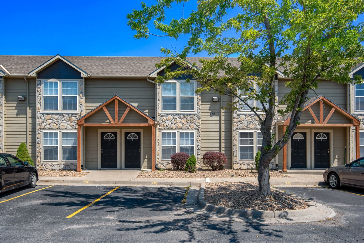 Photos and Video of Lincoln Townhomes in Gardner, KS